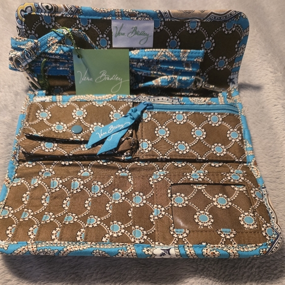 NWT Vera Bradley Totally Turq Sleek Wallet Magnetic Closure With Strap. - Picture 5 of 5